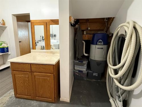 118 Levirs Avenue, Kimberley, BC - Indoor Photo Showing Basement