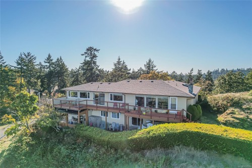 4727 Treetop Hts, Saanich, BC 