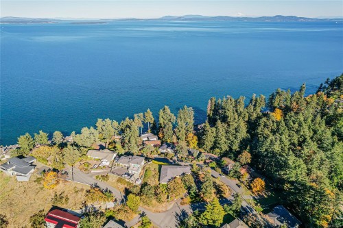 4727 Treetop Hts, Saanich, BC 