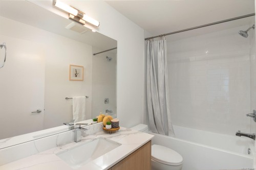 212-258 Helmcken Rd, View Royal, BC - Indoor Photo Showing Bathroom