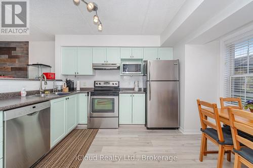 111 - 2035 Appleby Line, Burlington, ON - Indoor Photo Showing Kitchen With Stainless Steel Kitchen