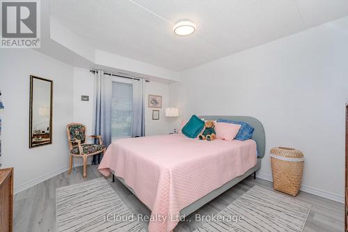 111 - 2035 Appleby Line, Burlington, ON - Indoor Photo Showing Bedroom