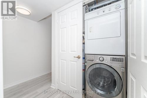 111 - 2035 Appleby Line, Burlington, ON - Indoor Photo Showing Laundry Room