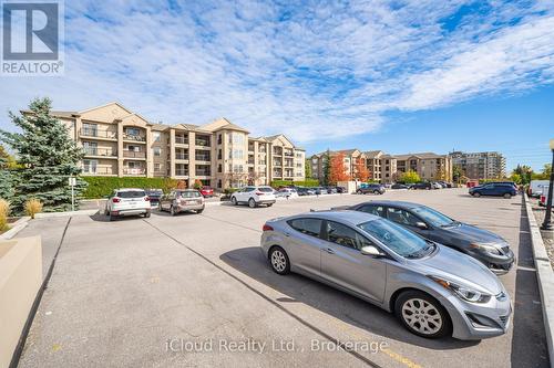 111 - 2035 Appleby Line, Burlington, ON - Outdoor