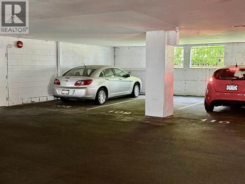 298 Yorkton Avenue Unit# 109, Penticton, BC - Indoor Photo Showing Garage