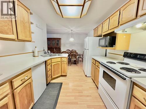 298 Yorkton Avenue Unit# 109, Penticton, BC - Indoor Photo Showing Kitchen With Double Sink