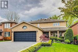 35 MACKAY DRIVE  Richmond Hill, ON L4C 6N9