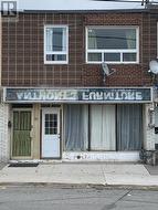 481 OAKWOOD AVENUE E  Toronto, ON M6E 2W4