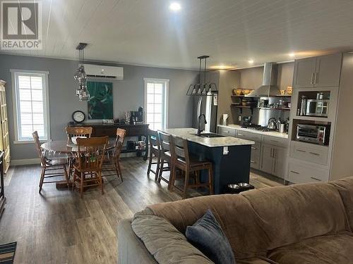 29 Vankoughnet  St. E., Little Current, ON - Indoor