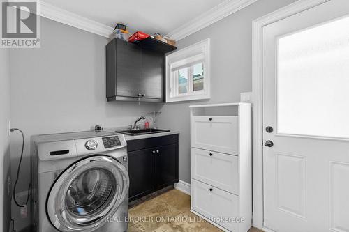 11 Fountainbridge Drive, Caledon, ON - Indoor Photo Showing Laundry Room