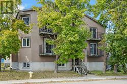 201 - 41 HILDA STREET  Ottawa, ON K1Y 4T4