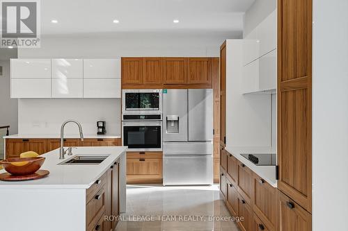 984 Watson Street, Ottawa, ON - Indoor Photo Showing Kitchen With Upgraded Kitchen