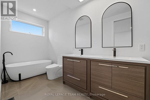 984 Watson Street, Ottawa, ON - Indoor Photo Showing Bathroom