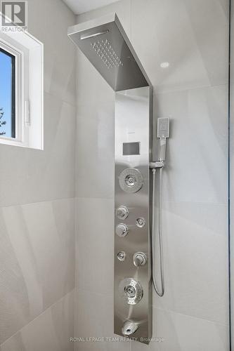 984 Watson Street, Ottawa, ON - Indoor Photo Showing Bathroom