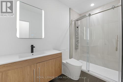 984 Watson Street, Ottawa, ON - Indoor Photo Showing Bathroom