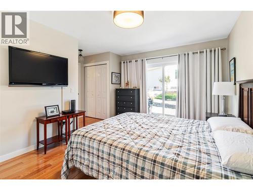 6400 Spencer Road Unit# 17, Kelowna, BC - Indoor Photo Showing Bedroom