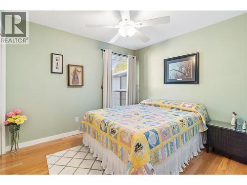 6400 Spencer Road Unit# 17, Kelowna, BC - Indoor Photo Showing Bedroom