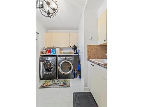 6400 Spencer Road Unit# 17, Kelowna, BC - Indoor Photo Showing Laundry Room