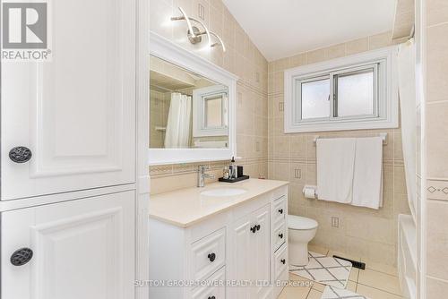 1037 Leilani Drive, Mississauga, ON - Indoor Photo Showing Bathroom