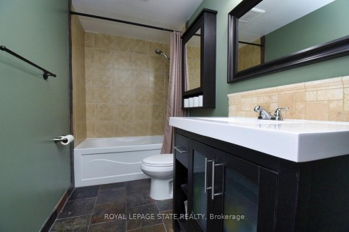 122-150 Gateshead Crescent, Hamilton, ON - Indoor Photo Showing Bathroom
