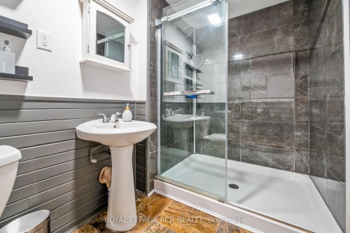 19619 Main Street, Caledon, ON - Indoor Photo Showing Bathroom