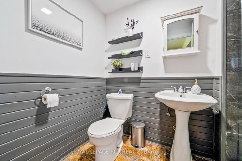 19619 Main Street, Caledon, ON - Indoor Photo Showing Bathroom