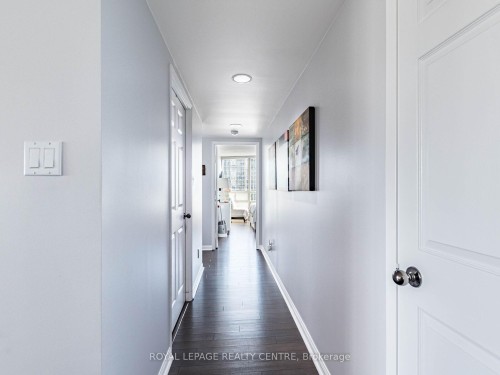 601-50 Eglinton Avenue W, Mississauga, ON - Indoor Photo Showing Other Room