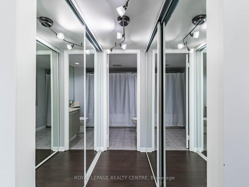 601-50 Eglinton Avenue W, Mississauga, ON - Indoor Photo Showing Other Room