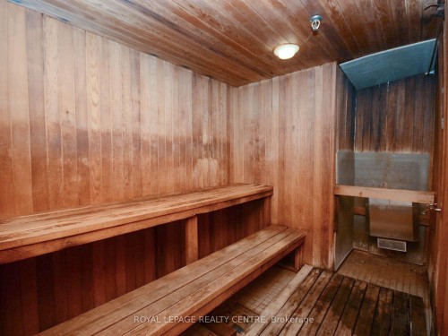 601-50 Eglinton Avenue W, Mississauga, ON - Indoor Photo Showing Other Room