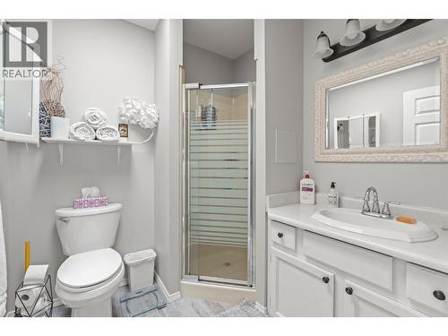 1038 11 Avenue Unit# 6, Vernon, BC - Indoor Photo Showing Bathroom