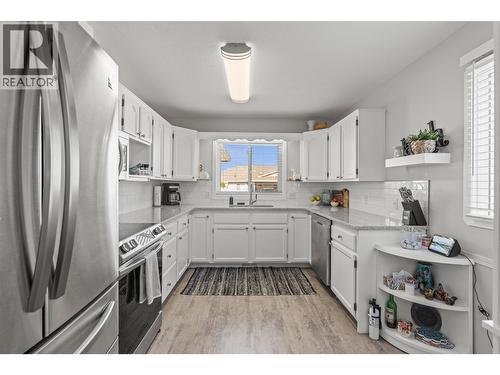 1038 11 Avenue Unit# 6, Vernon, BC - Indoor Photo Showing Kitchen With Stainless Steel Kitchen