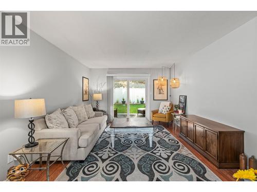 1038 11 Avenue Unit# 6, Vernon, BC - Indoor Photo Showing Living Room