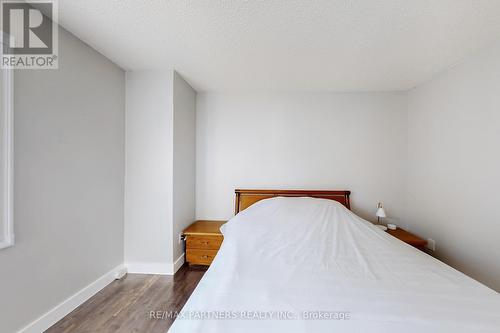 26 Sandfield Drive, Aurora, ON - Indoor Photo Showing Bedroom