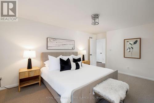 2202 Brookhaven Crescent, Oakville, ON - Indoor Photo Showing Bedroom