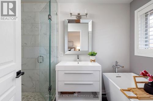 2202 Brookhaven Crescent, Oakville, ON - Indoor Photo Showing Bathroom