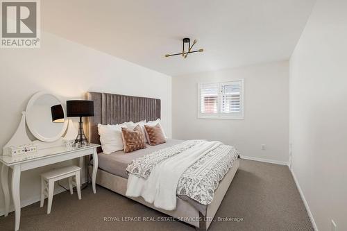 2202 Brookhaven Crescent, Oakville, ON - Indoor Photo Showing Bedroom