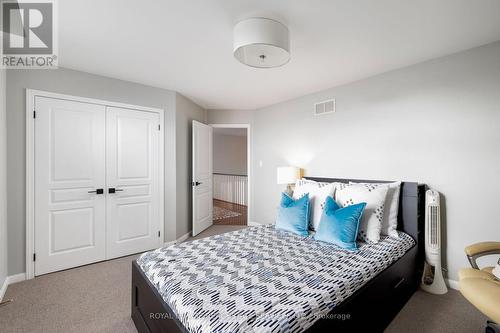 2202 Brookhaven Crescent, Oakville, ON - Indoor Photo Showing Bedroom