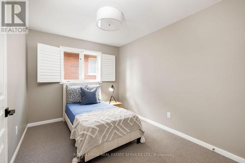 2202 Brookhaven Crescent, Oakville, ON - Indoor Photo Showing Bedroom