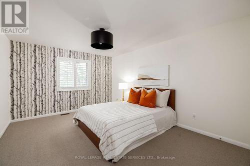 2202 Brookhaven Crescent, Oakville, ON - Indoor Photo Showing Bedroom