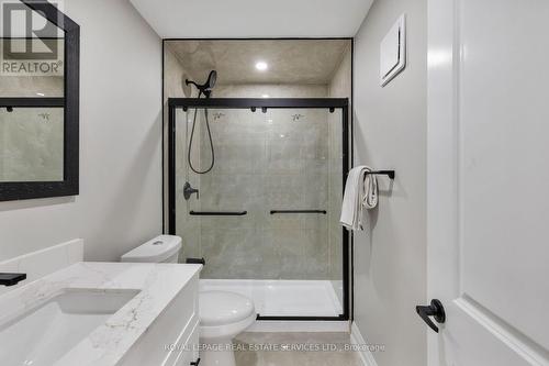 2202 Brookhaven Crescent, Oakville, ON - Indoor Photo Showing Bathroom