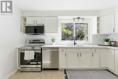 4502 Bennett Road, Burlington, ON - Indoor Photo Showing Kitchen