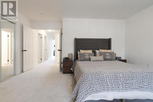 3911 Koenig Road, Burlington, ON - Indoor Photo Showing Bedroom