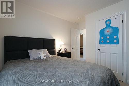3911 Koenig Road, Burlington, ON - Indoor Photo Showing Bedroom