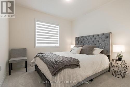3911 Koenig Road, Burlington, ON - Indoor Photo Showing Bedroom