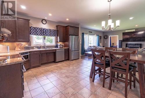 98 Memorial Park Drive E, Powassan, ON - Indoor