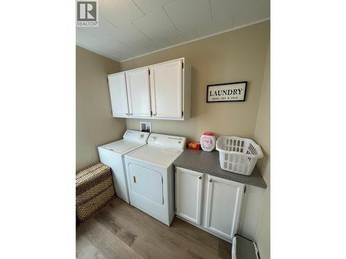 6569 19Th Street, Grand Forks, BC - Indoor Photo Showing Laundry Room