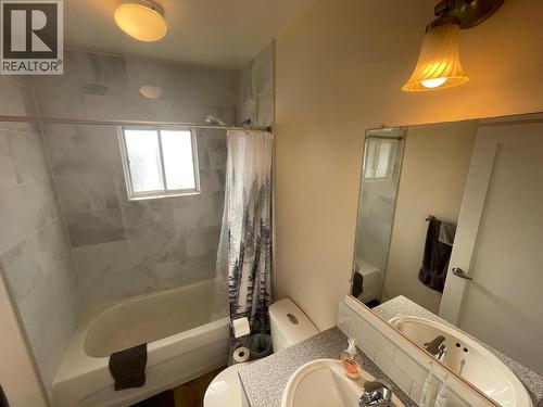 6569 19Th Street, Grand Forks, BC - Indoor Photo Showing Bathroom