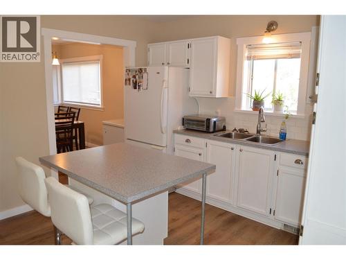 6569 19Th Street, Grand Forks, BC - Indoor Photo Showing Kitchen With Double Sink