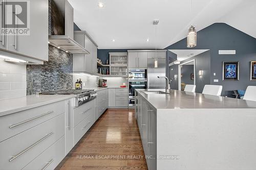 24 Chestnut Drive, Guelph/Eramosa, ON - Indoor Photo Showing Kitchen With Upgraded Kitchen