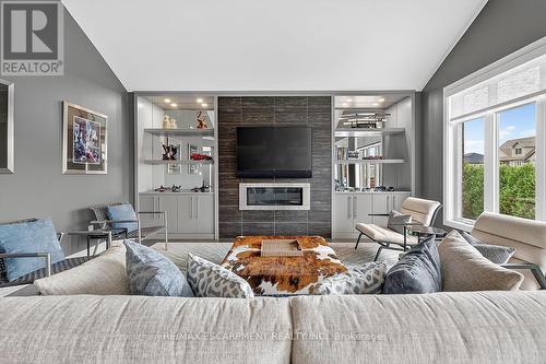 24 Chestnut Drive, Guelph/Eramosa, ON - Indoor Photo Showing Living Room